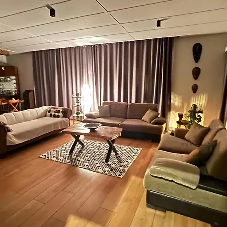 Chalet Palm *